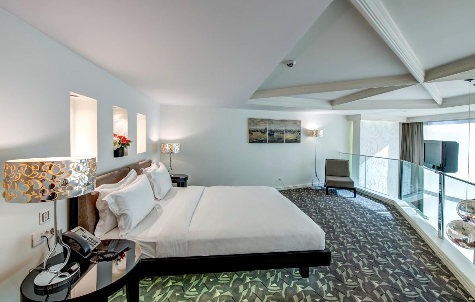The Elysium Taksim Hotel Istanbul Exterior photo